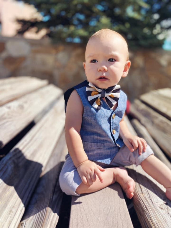 Black & White Stripe with Gold Hearts